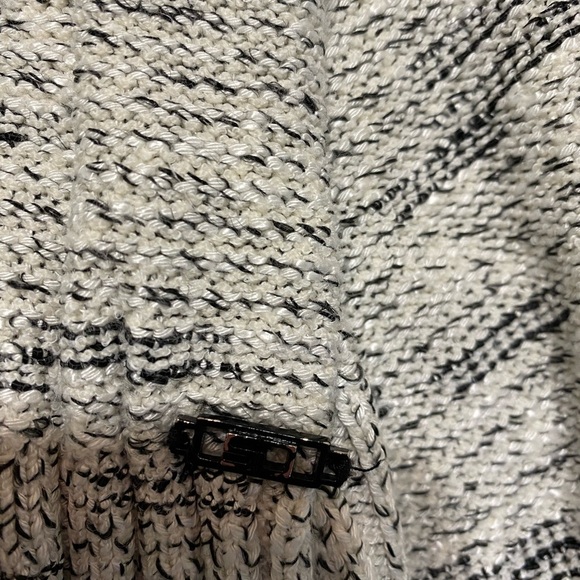 St.John Sport wool blend zip up sweater - Picture 4 of 7